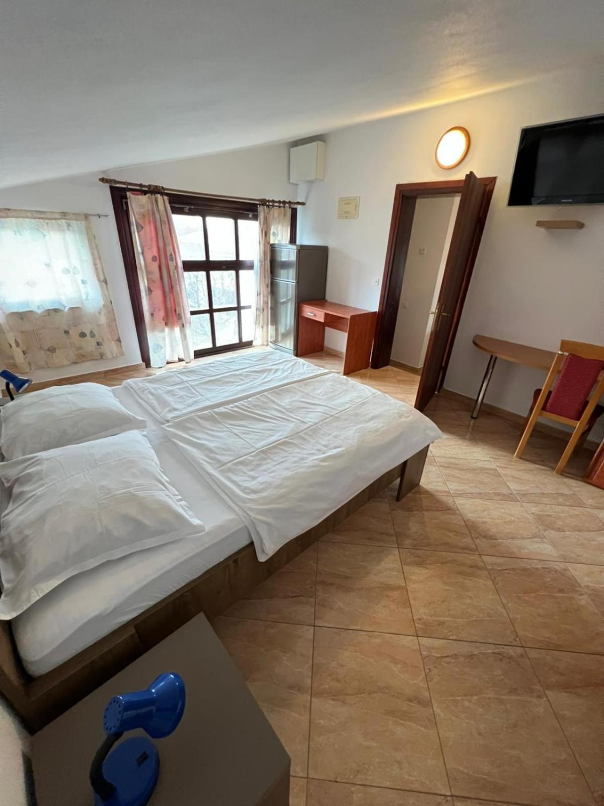 Bellevue Rooms Stara Baška Eksteriør bilde