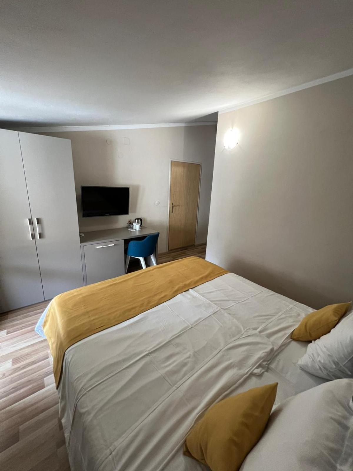 Bellevue Rooms Stara Baška Eksteriør bilde