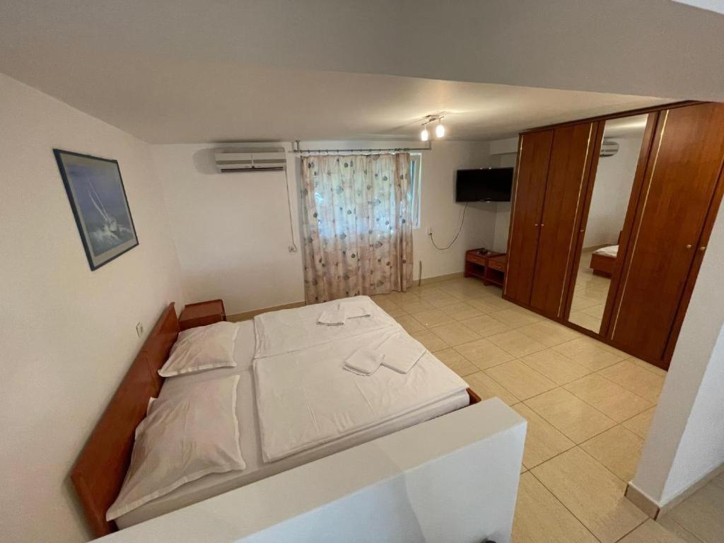 Bellevue Rooms Stara Baška Eksteriør bilde