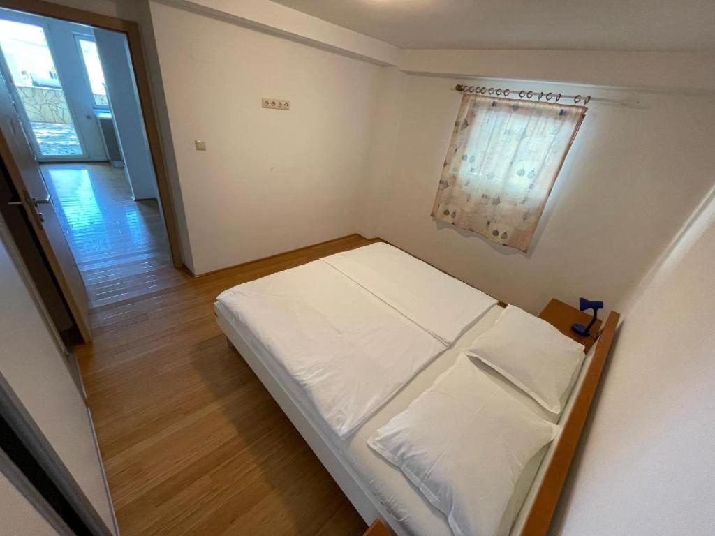 Bellevue Rooms Stara Baška Eksteriør bilde