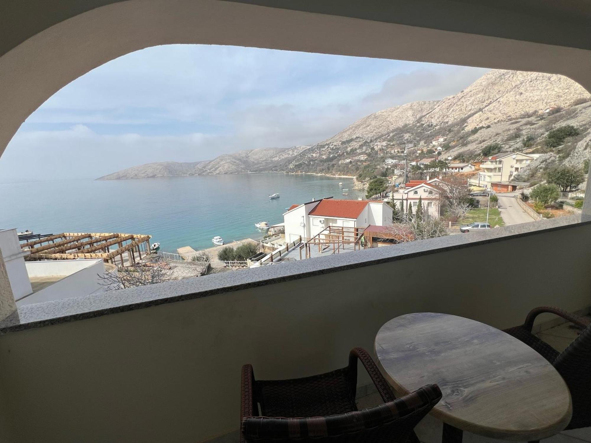 Bellevue Rooms Stara Baška Eksteriør bilde
